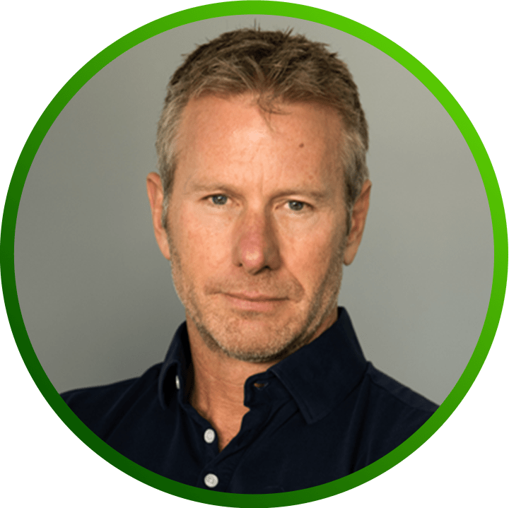 Headshot of Jason Loomis