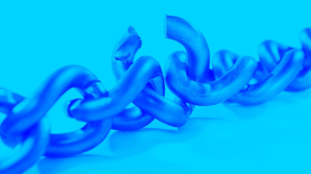 A chain with a broken link, indicating how a company can have the strongest technical security elements, but people can let in an attacker and bypass those efforts.